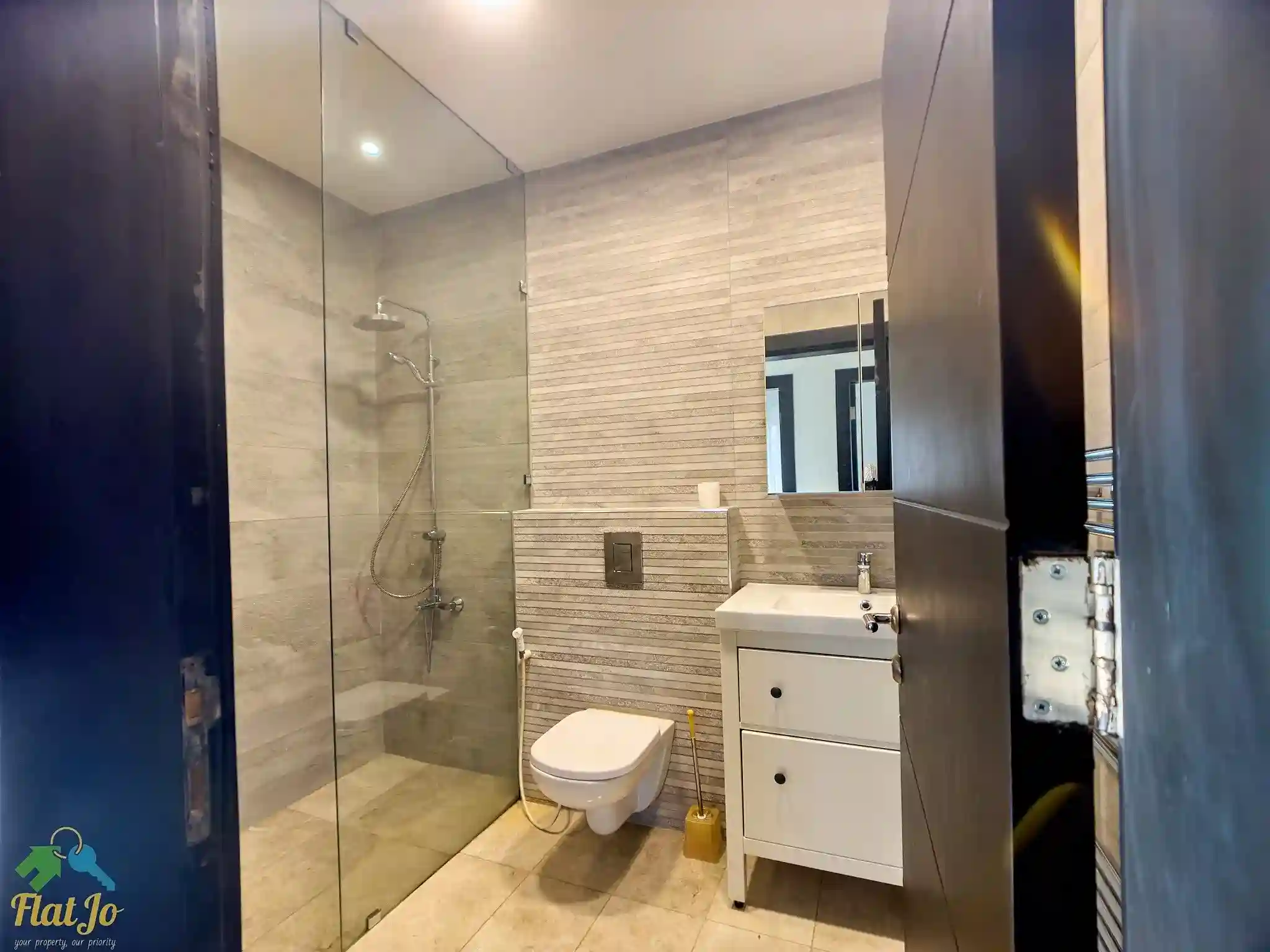 IMG_7484_Radiant_Photo